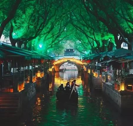 萍水相逢时，为何乔峰就敢跟段誉结拜呢？游戏画面
